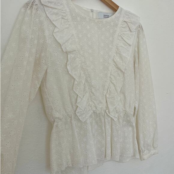 Textile Elizabeth & James – Marlowe Cinched Waist Eyelet Blouse - Picture 11 of 13